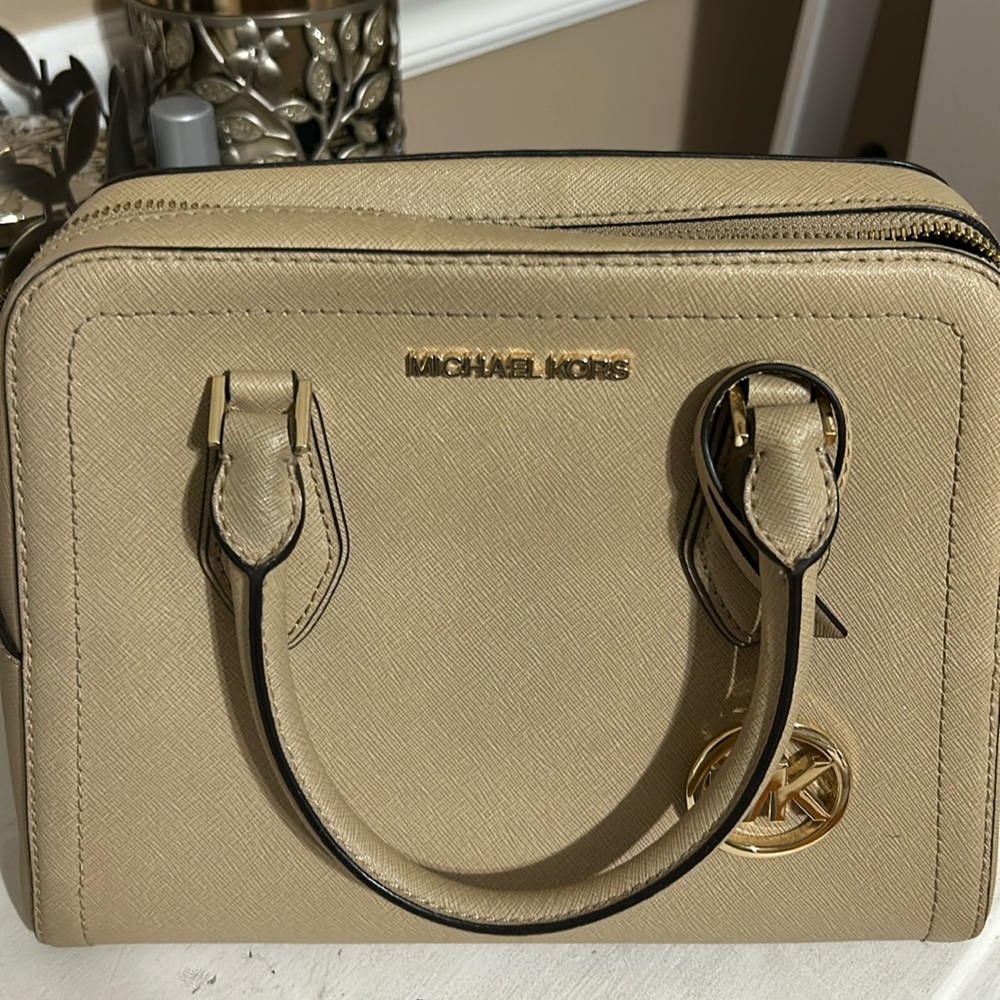Michael kors crossbody